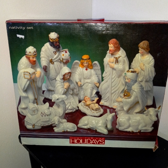 Vintage Home For The Holidays Porcelain Nativity Set of 11 Figures - Picture 2 of 6